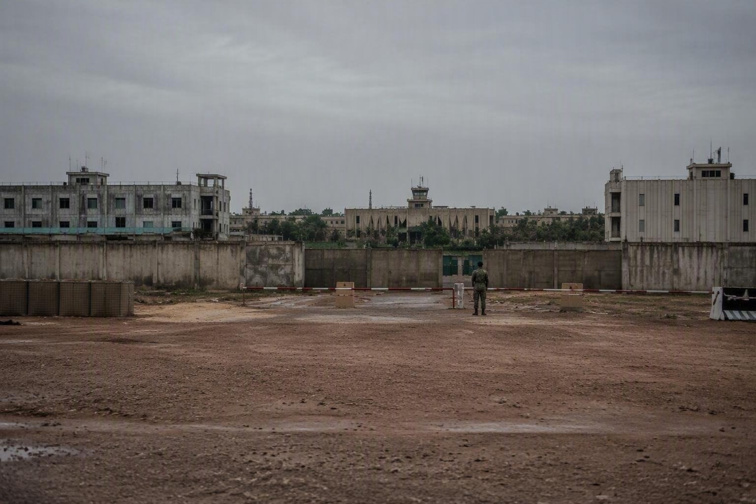 https://static.adhubmedia.com/notizie_it/wp-content/uploads/2026/08/niger-in-tensione-attacco-alla-base-militare-101-e-al-palazzo-presidenziale-az-1788034938.jpg