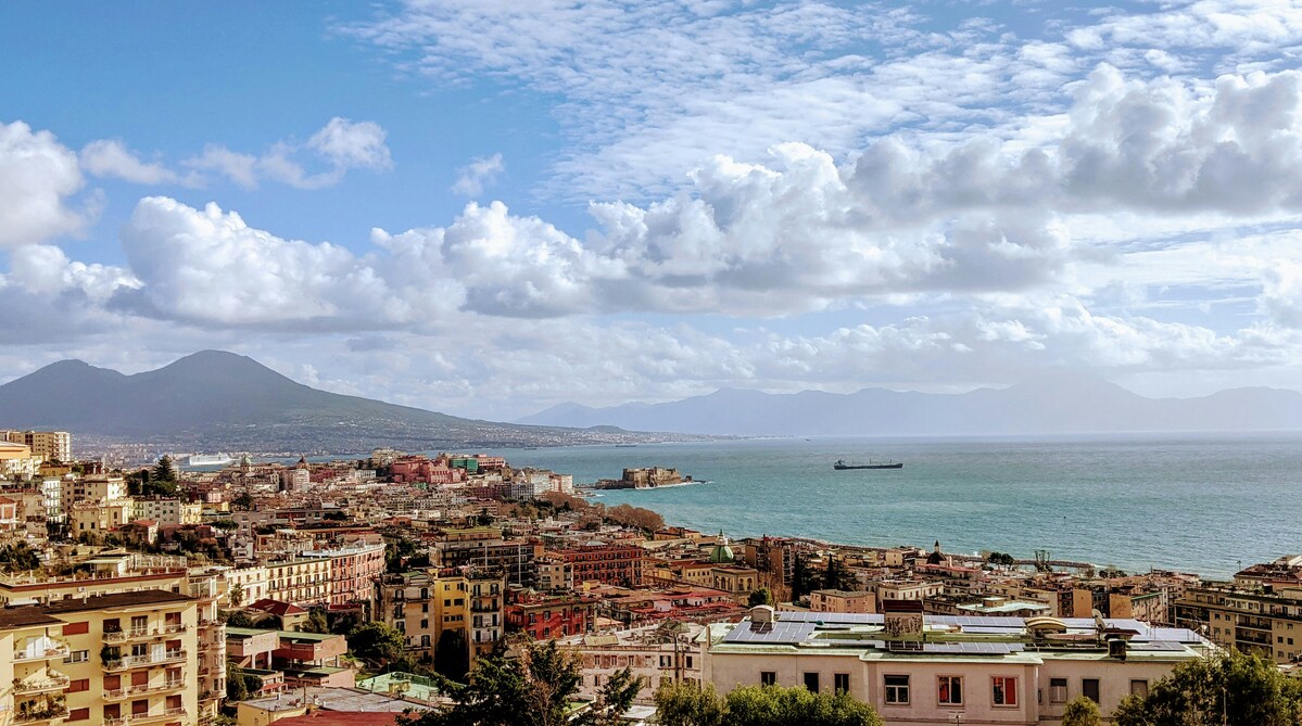 https://static.adhubmedia.com/notizie_it/wp-content/uploads/2026/08/odissea-a-bordo-della-nave1600-passeggeri-bloccati-senza-aria-condizionata-4ec1a09e.jpg
