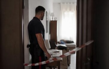 Omicidio sospetto a Tito: i carabinieri indagano sulla morte di una 57enne