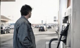 Prezzi carburanti 2026: benzina e gasolio oltre la soglia dei 2 euro