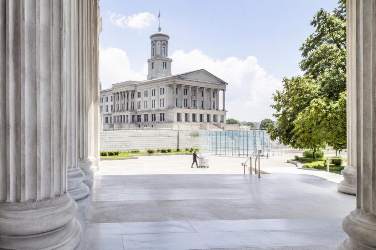Elettori del Tennessee votano nelle primarie, con candidati repubblicani e democratici in competizione per governatore e seggi parlamentari