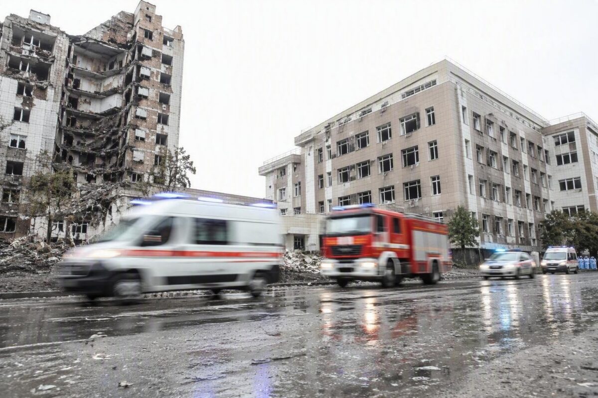 Raid russo su Kyiv: distruzione e vittime nel cuore dell'Ucraina