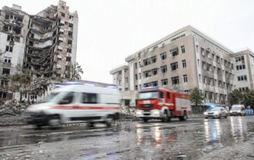 Raid russo su Kyiv: distruzione e vittime nel cuore dell'Ucraina