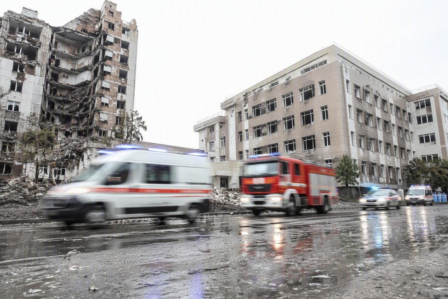 https://static.adhubmedia.com/notizie_it/wp-content/uploads/2026/08/raid-russo-su-kyiv-distruzione-e-vittime-nel-cuore-dellucraina-az-1787199946.jpg