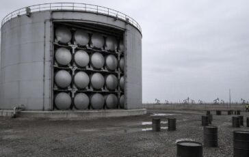 Riserva petrolio USA: scorte sotto i 300 milioni di barili per la prima volta dal 1983