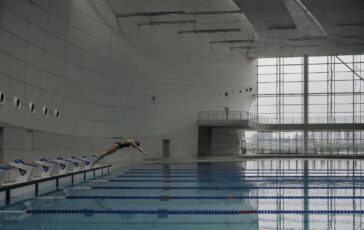 Sara Curtis: dal record mondiale alla gloria olimpica, la storia di una campionessa
