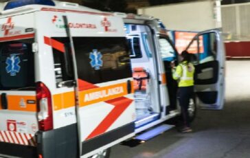 schianto tra bus camper e due auto sulla statale 79 cinque morti e cinque feriti 79e16e7b 364x230