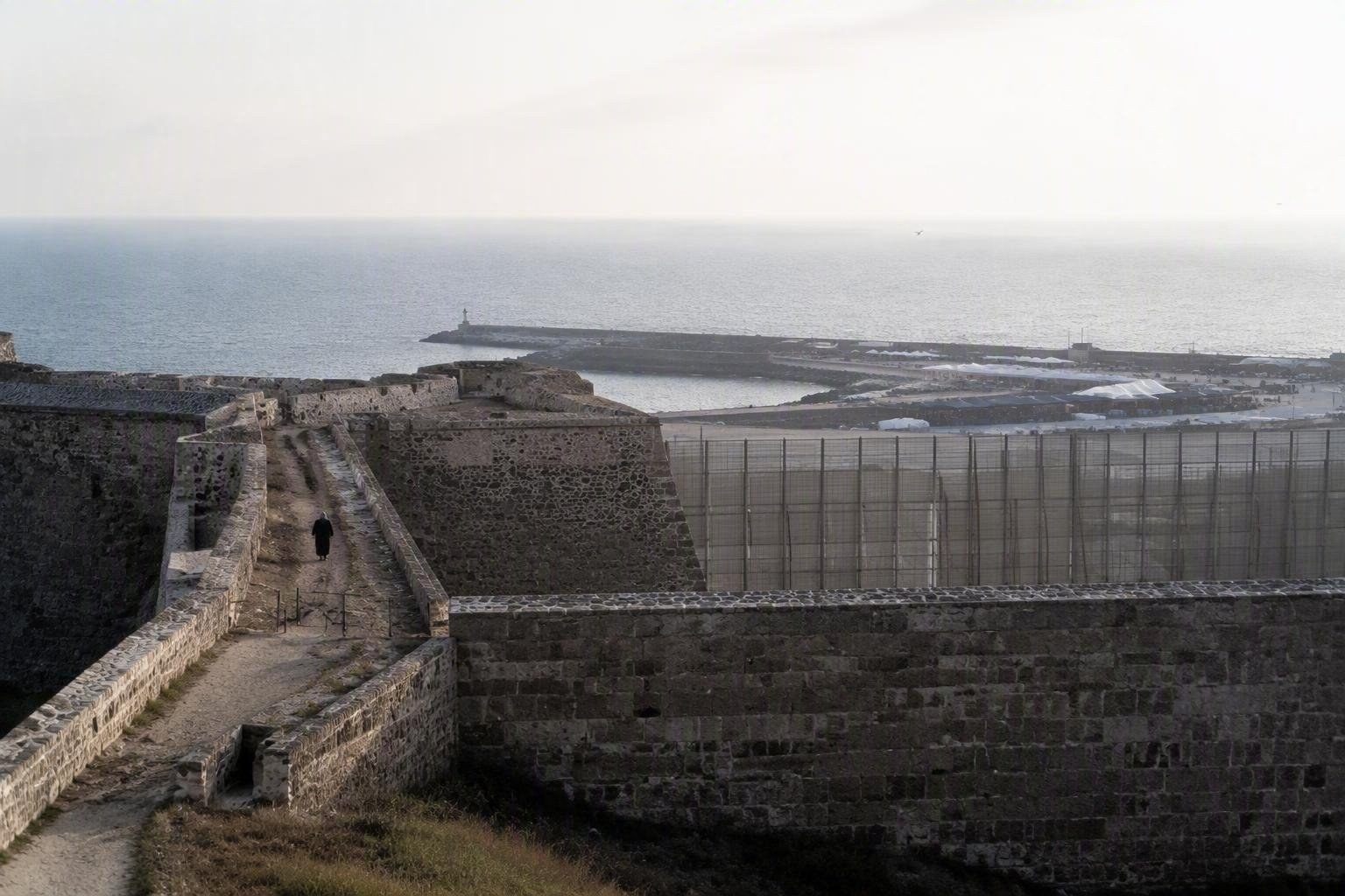 Tensione tra Spagna, Portogallo e Marocco per la crisi migratoria a Ceuta, rischio di esclusione del Marocco dai Mondiali 2030