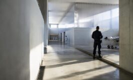 Sparatoria al pronto soccorso di Prato: agente ferisce detenuto in fuga