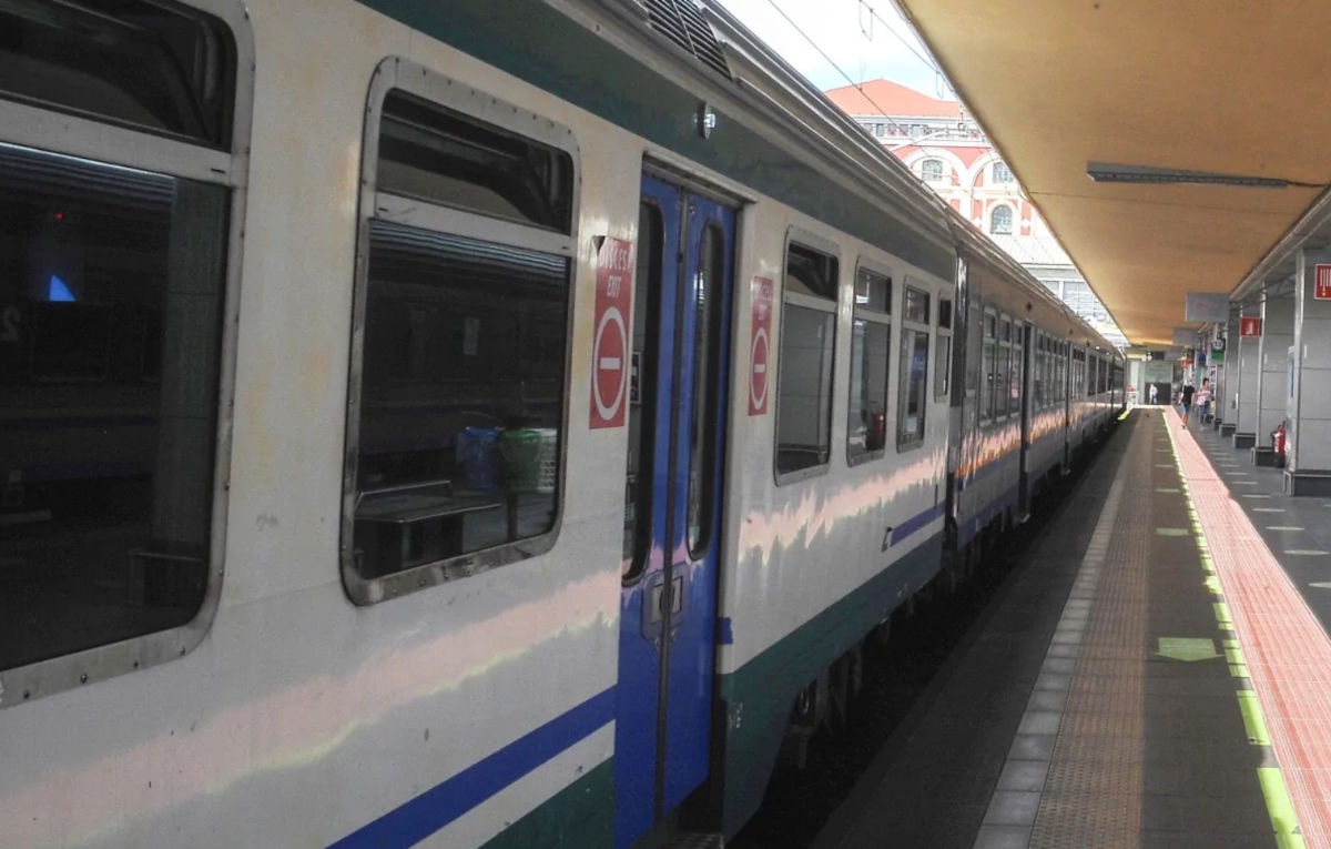 https://static.adhubmedia.com/notizie_it/wp-content/uploads/2026/08/squinzano-morta-17enne-travolta-da-un-treno-intercity-lo-choc-del-fidanzato-513b3bc8.jpg