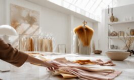 Tendenze moda autunno 2026: palette golosa e accessori iconici