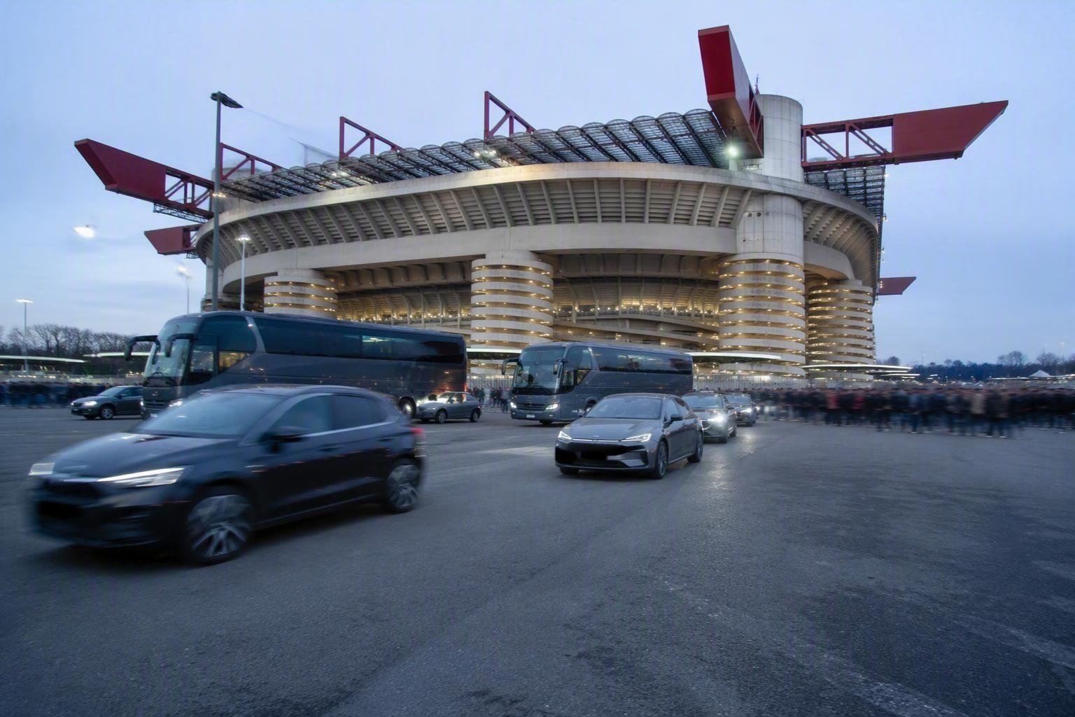 https://static.adhubmedia.com/notizie_it/wp-content/uploads/2026/08/trasferimenti-estivi-2026-tutte-le-novita-dal-mercato-del-calcio-az-1786946830.jpg