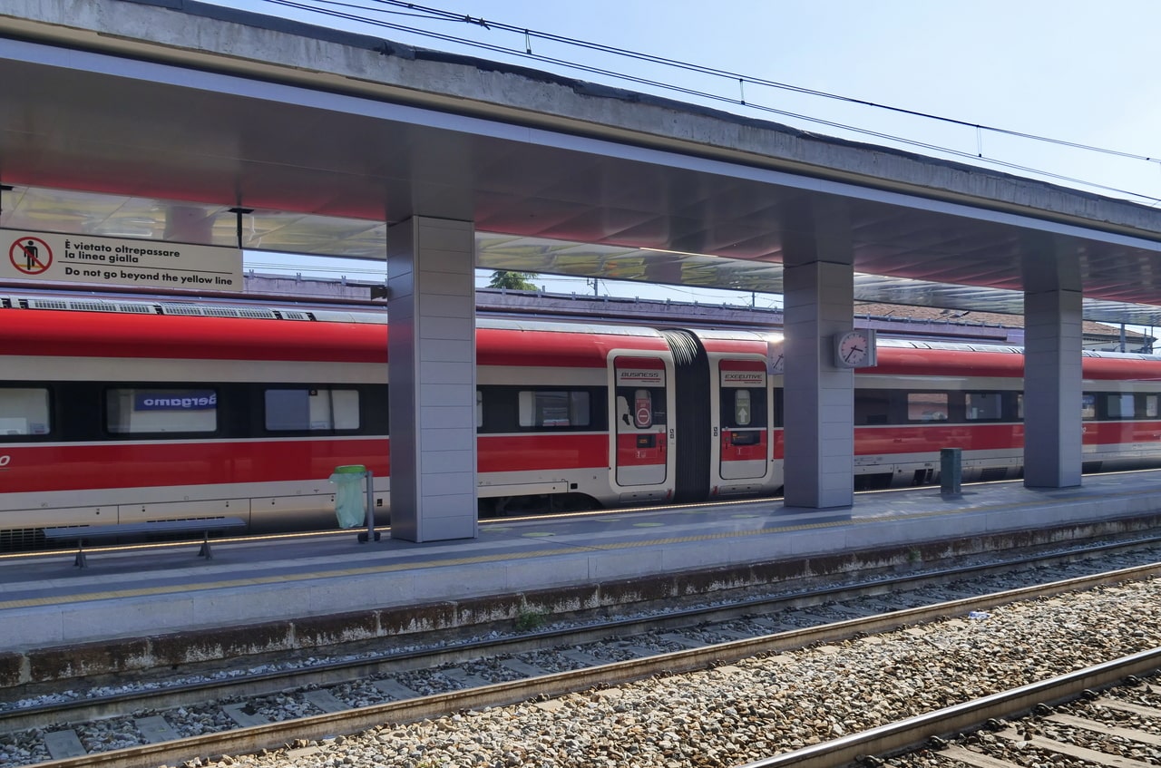 https://static.adhubmedia.com/notizie_it/wp-content/uploads/2026/08/trenord-biglietti-abbonamenti-aumento-prezzi-c54dadb5.jpg