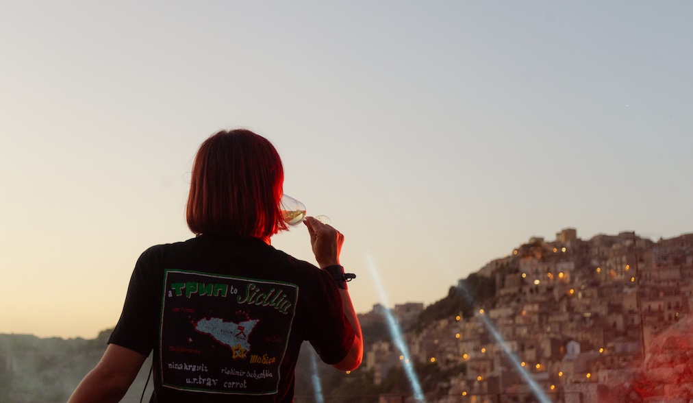 Nina Kraviz e трип tornano in Sicilia il 22 e 23 agosto