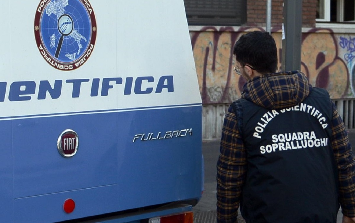 https://static.adhubmedia.com/notizie_it/wp-content/uploads/2026/08/trovati-due-cadaveri-in-casa-a-portici-donna-di-82-anni-e-uomo-di-43-aperta-unin-7b0b411e.jpg