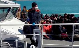 travolta barchino migranti