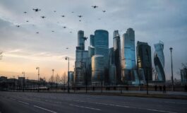Ukraina lancia massiccio attacco con droni contro Mosca