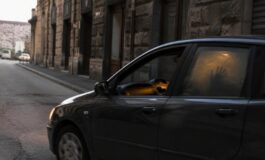 Violenta aggressione a Trieste: quattro operai kosovari aggrediti con coltelli e martello
