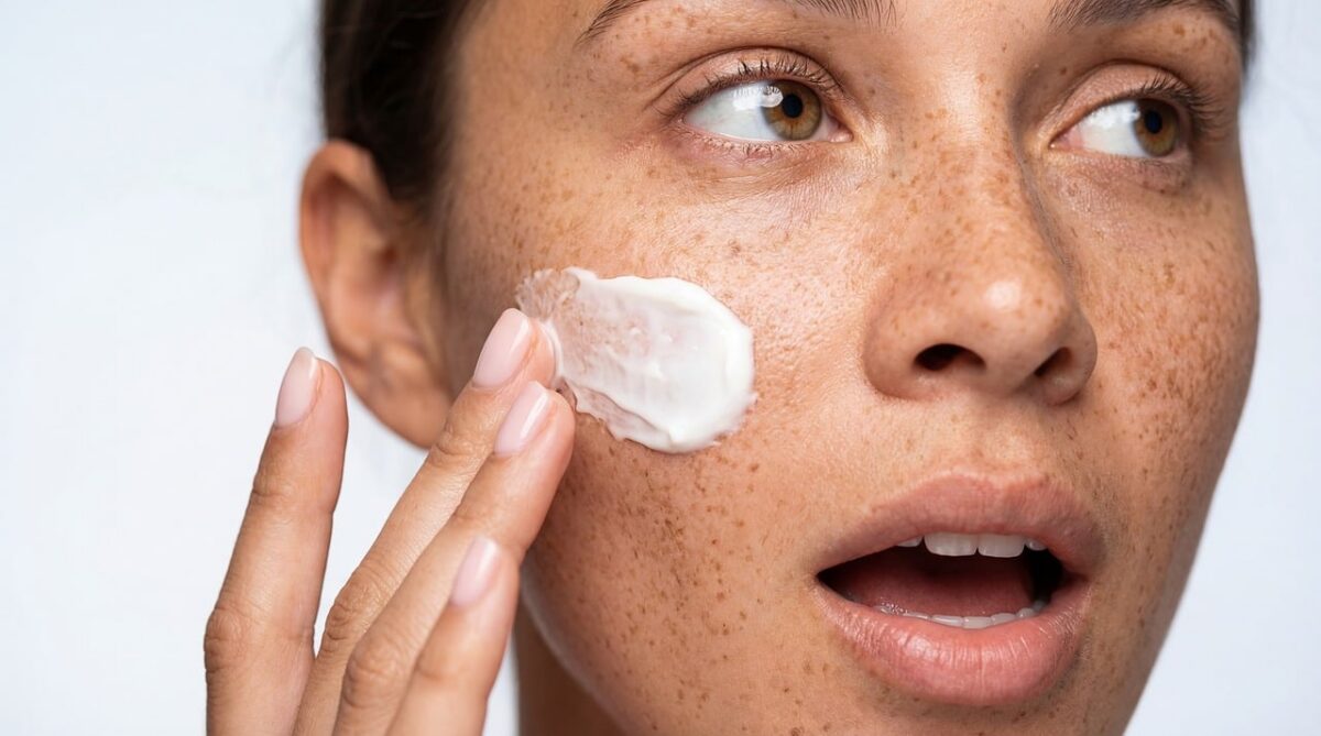 Protezione solare per pelli sensibili: consigli pratici