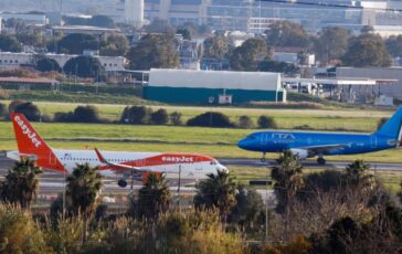 Volo EasyJet dirottato a Bruxelles