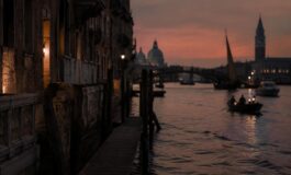 100 barche a vela a Venezia per onorare gli articoli della Costituzione