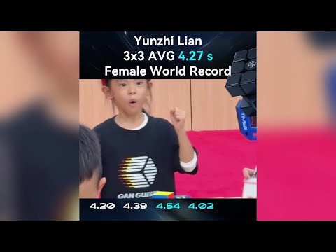 A 6 anni risolve il cubo di Rubik in 4,27 secondi: la piccola Lian conquista il record mondiale -