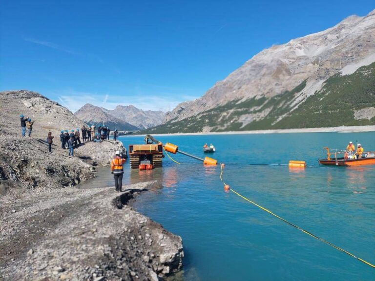 A2a presenta il progetto Teti in Valtellina la prima tecnologia subacquea in italia per la gestione dei sedimenti negli invasi idroelettrici 768x576