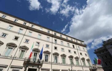 Addio bollo e tripletta flat tax il cantiere Manovra tra voto e risorse 364x230