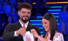 Affari Tuoi primo gender reveal durante la puntata Ylenia aspetta un maschietto 265x160