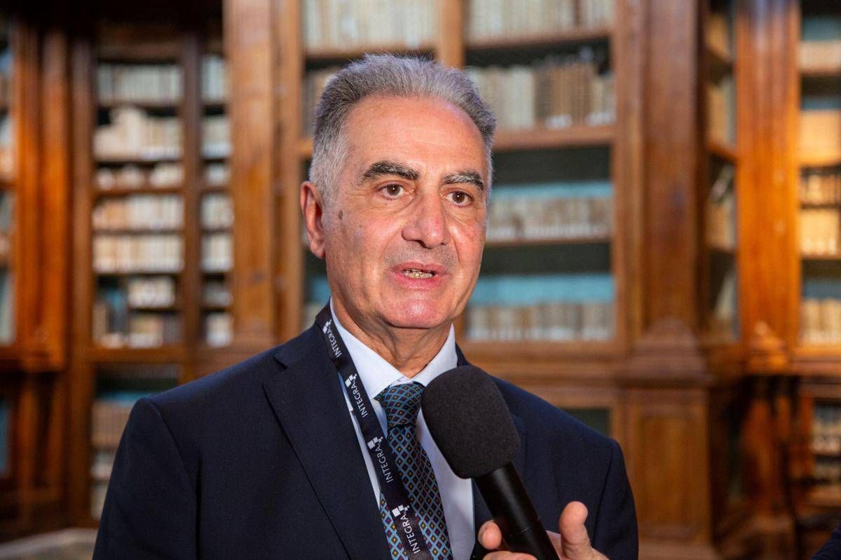 Ai, neurochirurgo Catapano: "Cambia cure e rapporto con i pazienti"