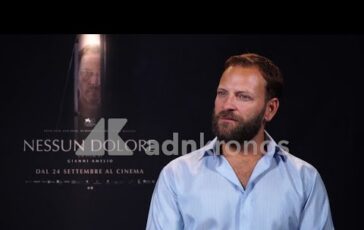 Alessandro Borghi compie 40 anni Il successo mi faceva camminare con i piedi per aria ma la 364x230