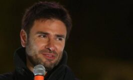 Alessandro Di Battista come sta dopo loperazione e sedato e in terapia intensiva 265x160