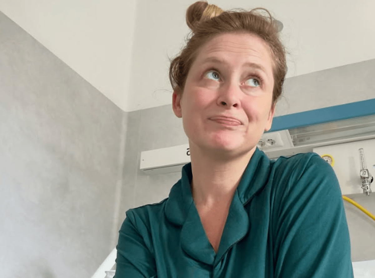 Alice Mangione ricoverata in ospedale, come sta la comica: "Pensavo fosse una cistite"