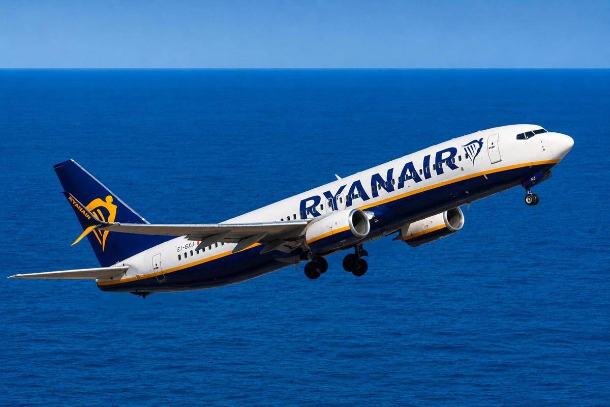"Allarme possibile dirottamento", volo Ryanair parte e torna indietro: cos'è successo