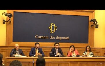 altroconsumo porta in parlamento le firme per unazione contro la discriminazione delliban 2