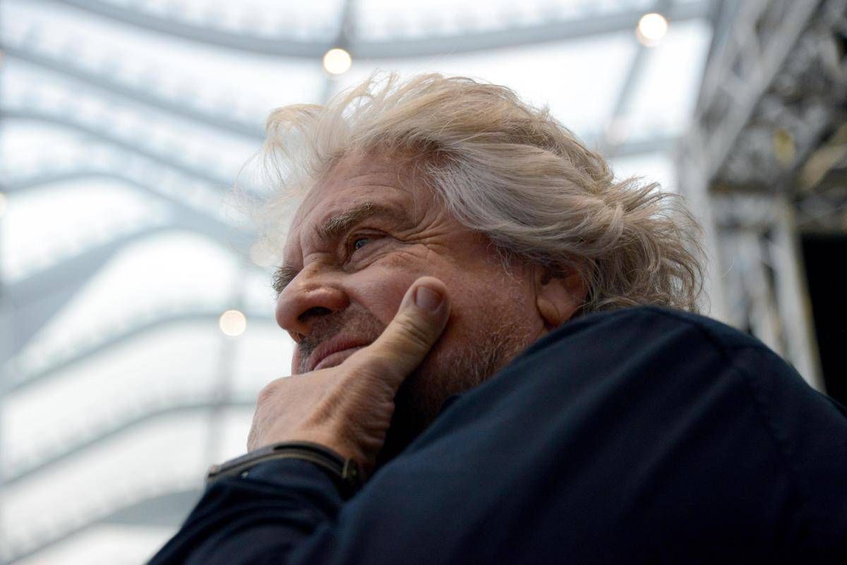 Beppe Grillo torna in campo? Dominio web 'Movimento zero stelle' già comprato da un professionista: "Ho fatto un investimento"