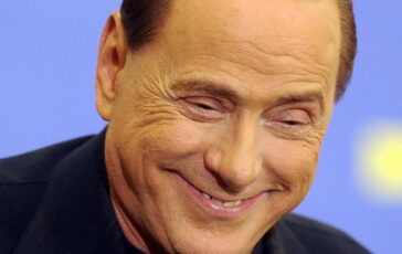 Berlusconi Il principe azzurro lidea di un maxi show in stile Broadway Vorrei fare un musical sulla mia vita 364x230