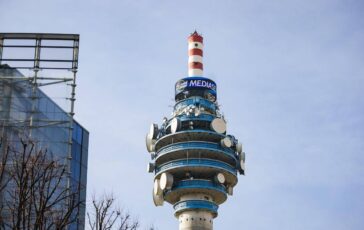 Berlusconi da Mediaset a MFE il sogno di mezzo secolo 364x230