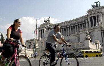 Blocco del traffico a Roma ecco le date delle prossime domeniche ecologiche nella Capitale 364x230