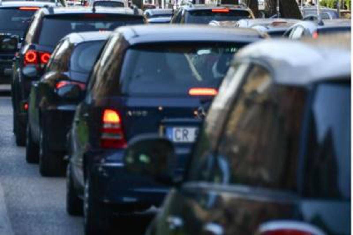 Bollo auto abolito, la mossa di Meloni: "Via una delle tasse più odiate"