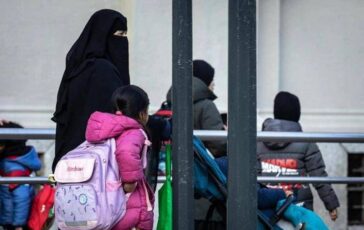 burqa e niqab vietati a scuola multe fino a 1000 euro tetto del 30 per alunni stranieri la bozza del decreto 2