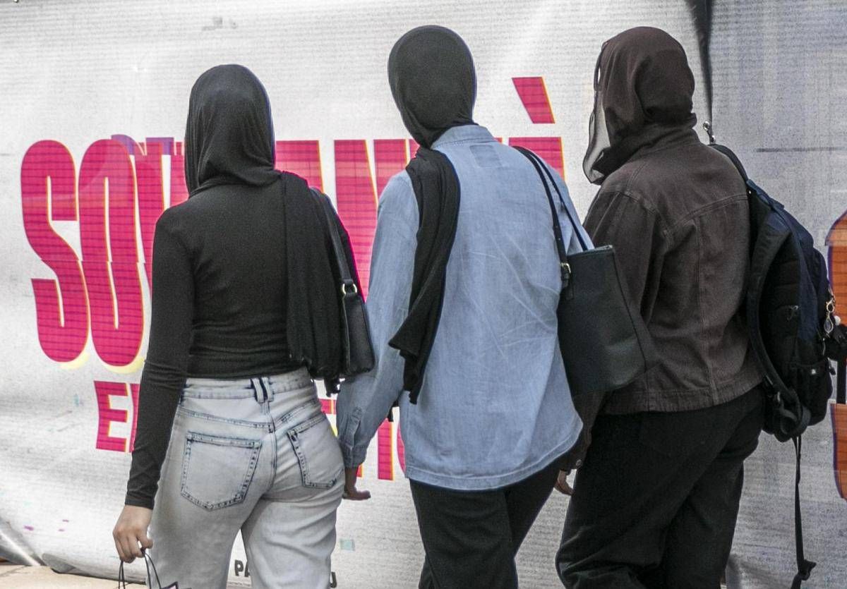 Burqa, hijab e chador: quali sono le differenze tra i veli