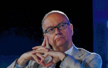 Busta con proiettile e minacce recapitata al ministro Valditara 364x230