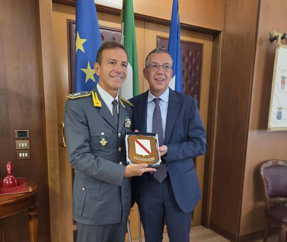 Campania, Manfredi incontra gen. Manna comandante regionale Guardia di Finanza