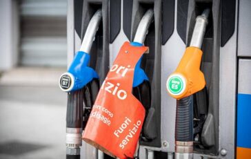Carburanti i prezzi volano serie di record per il gasolio su anche la benzina 364x230