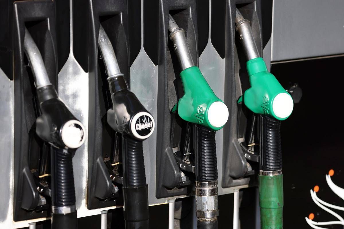 Carburanti, l'allarme del presidente di FederPetroli Italia: "Tra un mese il pieno potrebbe costare 30 euro in più"