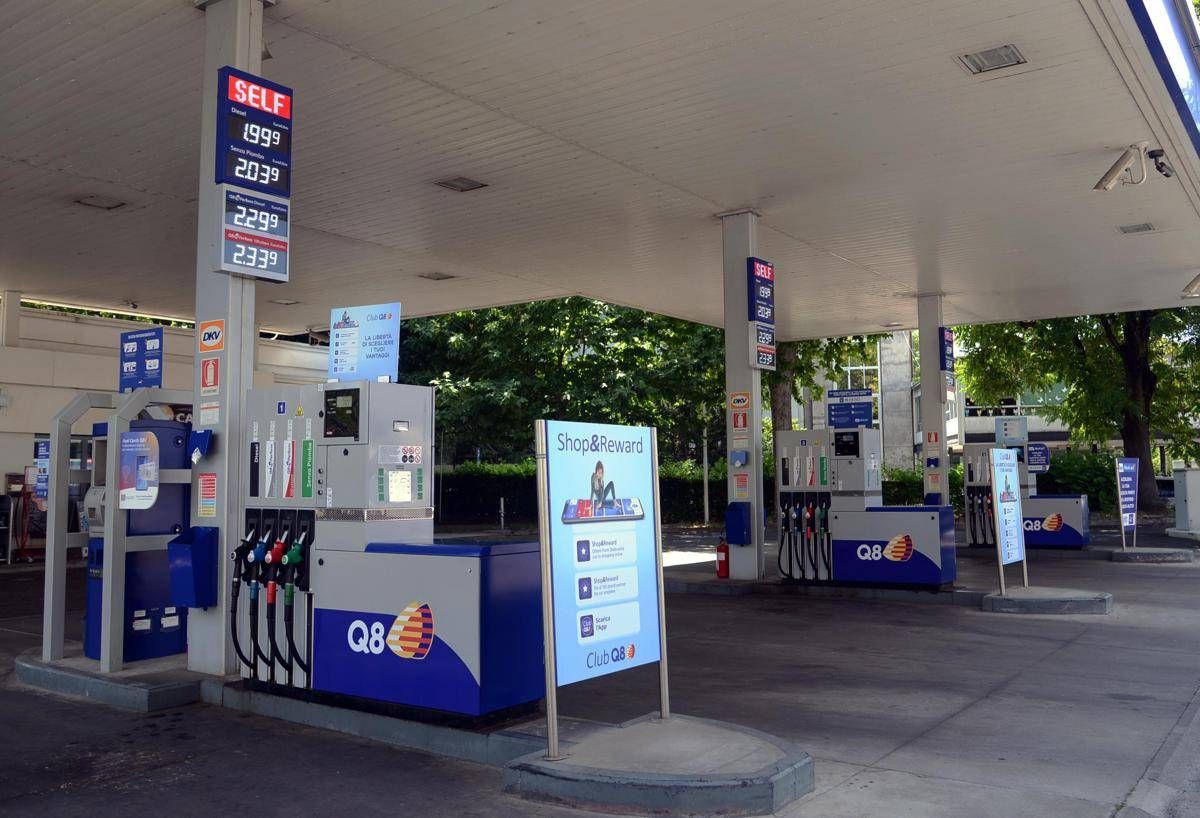 Caro carburanti, anche Q8 mette un tetto ai prezzi di benzina e diesel