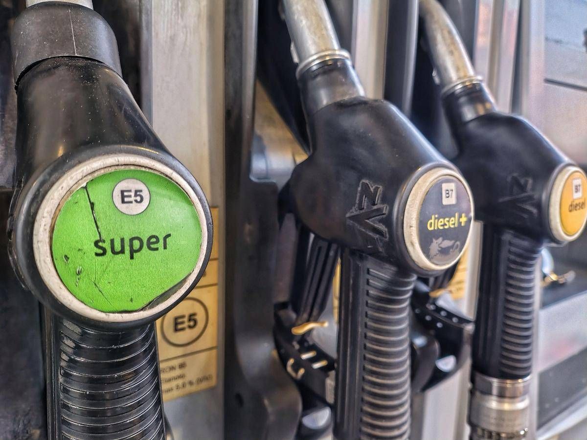 Caro carburanti non si ferma, balzo prezzo diesel dopo aumento dell'accisa
