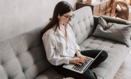Caro energia e smart working quanto costa lavorare da casa tra pc e climatizzatore 265x160