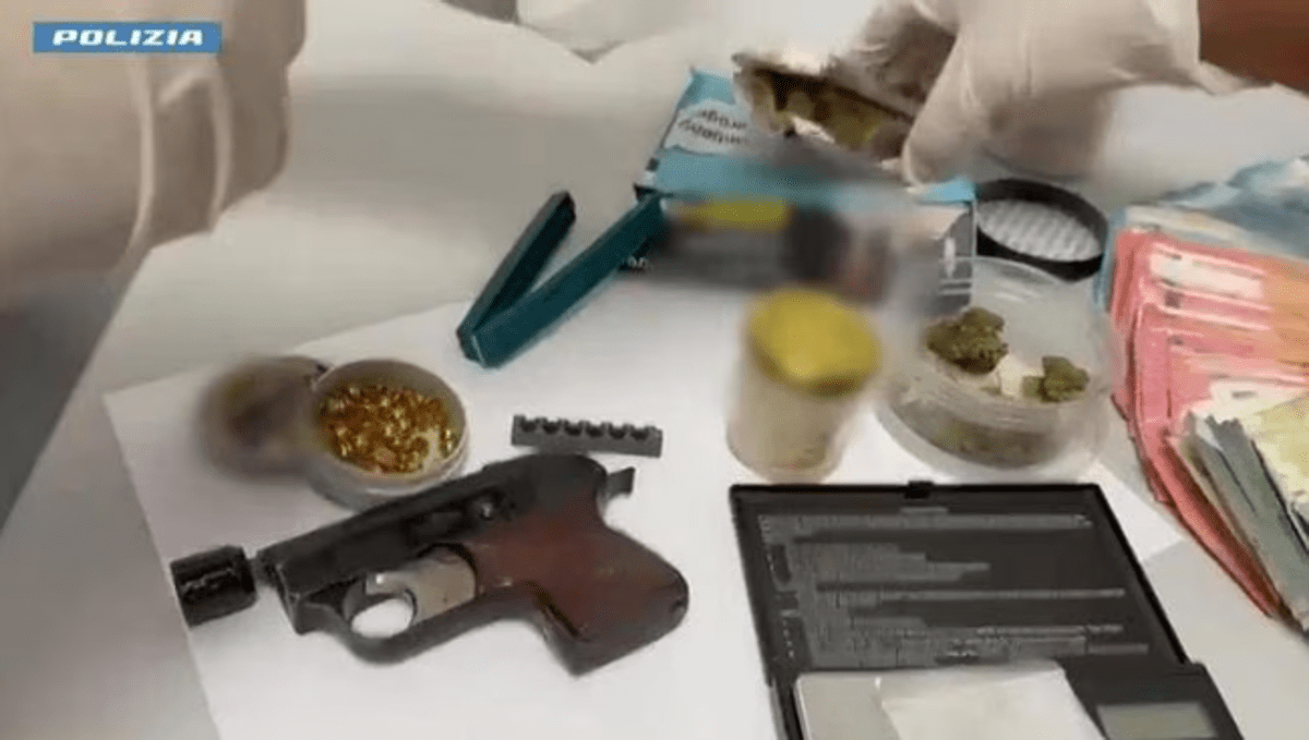 Catania, scoperto laboratorio di "armi fantasma" e droga: arrestato 27enne dalla polizia